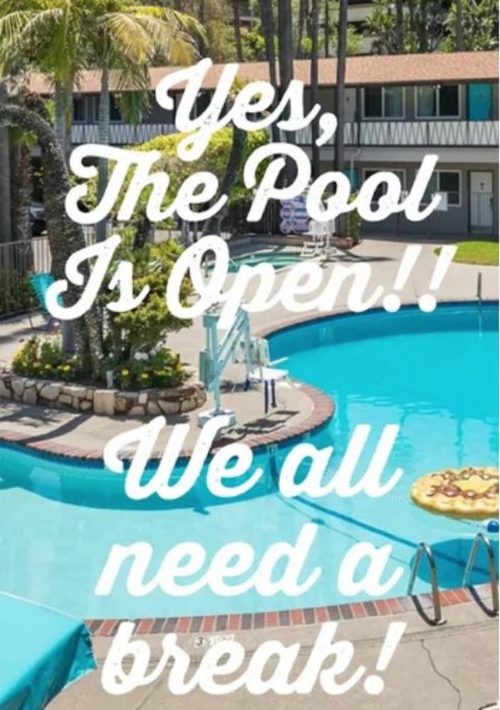 King Poolside Deluxe interior